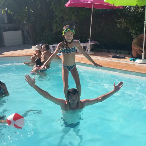 camping-le-pot-de-resine-ares-holgt