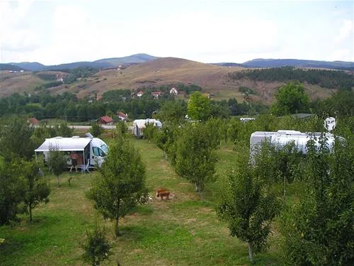 camping-viljamovka-kremna-w18yb
