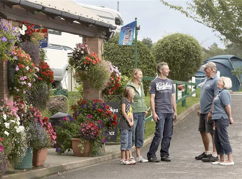 moreton-camping-caravanning-club-site-dorchester-b6ikj