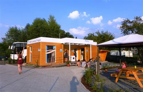 river-camping-prague-prague-troja-6q9pw