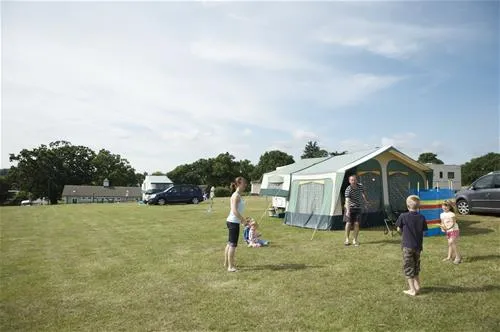 thorness-bay-holiday-park-cowes-cj1cf