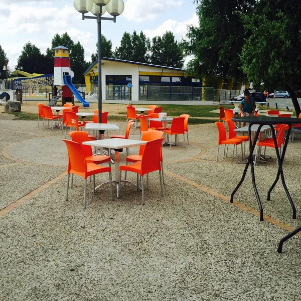 village-camping-club-les-guifettes-luon-rz8ly