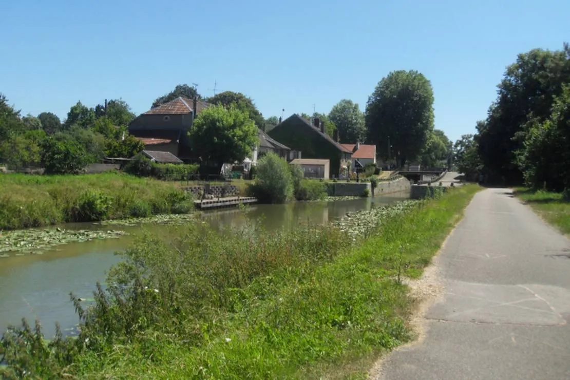 camping-municipal-orchamps-orchamps-lti9z