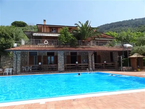 camping-gianna-tellaro-b3yvo