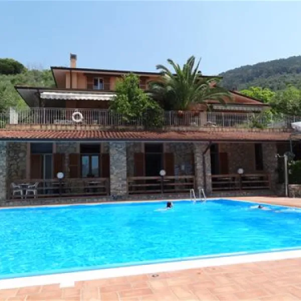 camping-gianna-tellaro-b3yvo
