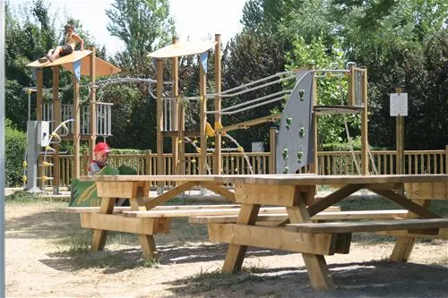 parc-camping-les-acacias-bellerive-sur-allier-qvfd5