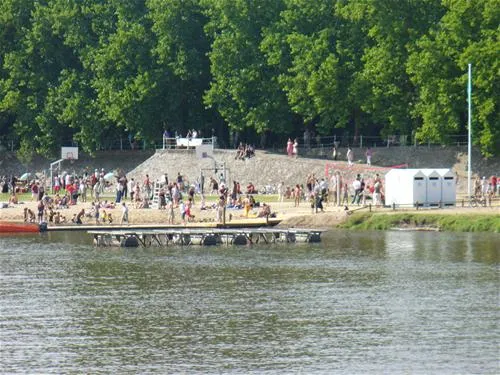 parc-camping-les-acacias-bellerive-sur-allier-w1cc5