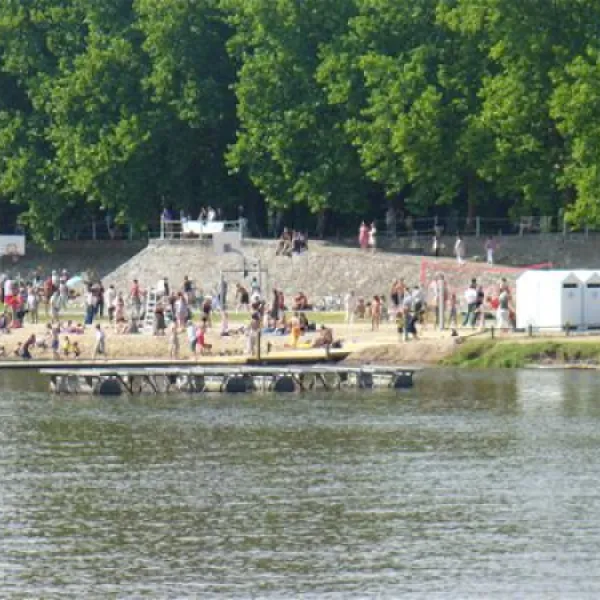 parc-camping-les-acacias-bellerive-sur-allier-w1cc5