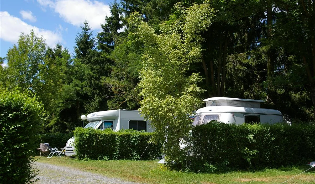 parc-camping-les-acacias-bellerive-sur-allier-xrvj5