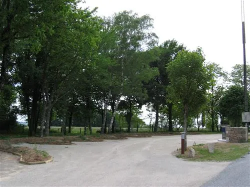 camping-municipal-les-erables-calvinet-l7lxc
