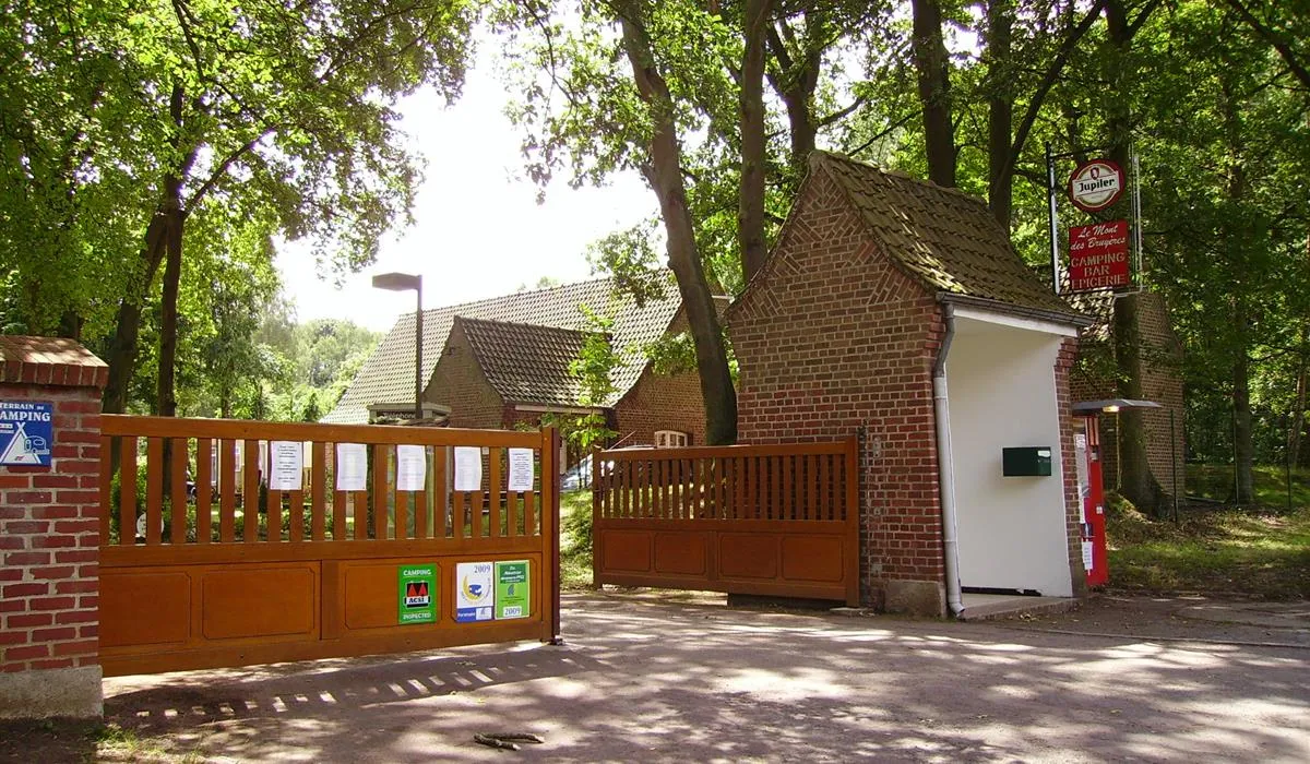 camping-mont-des-bruyeres-st-amand-les-eaux-a0bgc