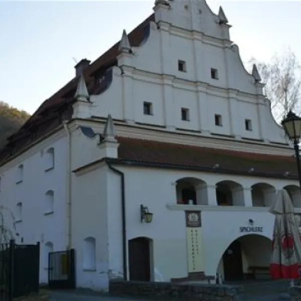 camping-hotel-spichlerz-kazimierz-dolny-biips