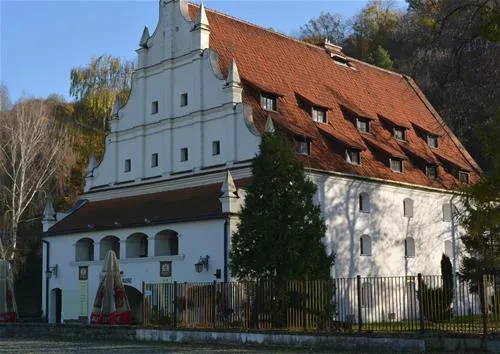 camping-hotel-spichlerz-kazimierz-dolny-u8owi