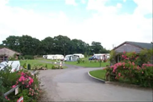 oakley-farm-caravan-park-berkshire-fyuy0
