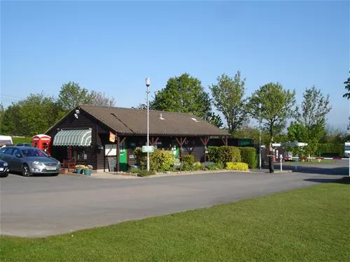 ashridge-farm-caravan-club-site-ashwell-nc88e
