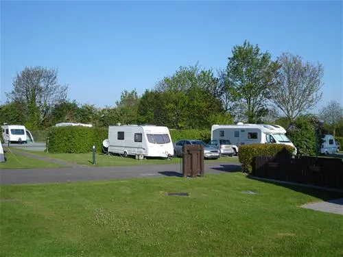 ashridge-farm-caravan-club-site-ashwell-peilh