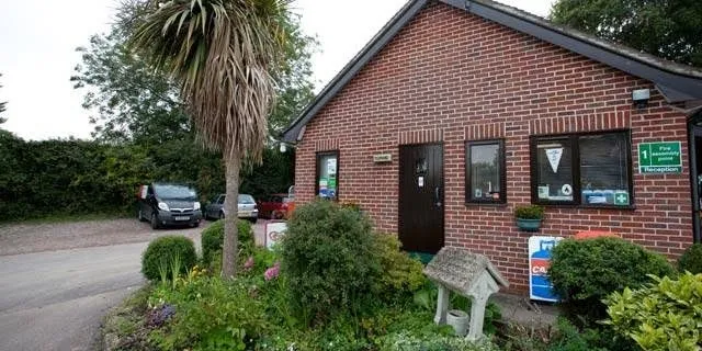 camping-and-caravanning-club-site-horsley-east-horsley-hoy2y
