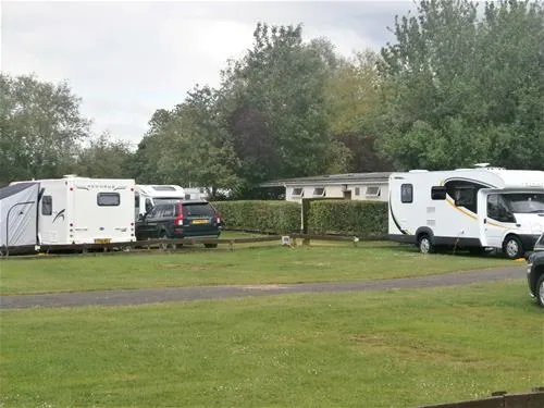 the-camping-caravanning-club-site-oxford-oxford-nlevx