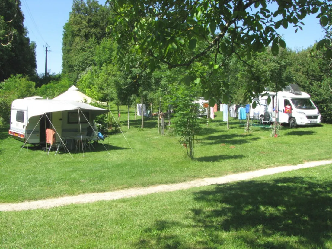 camping-naturiste-les-grands-chenes-lamothe-fnelon-8eqav