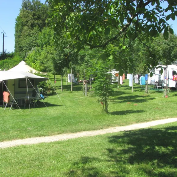 camping-naturiste-les-grands-chenes-lamothe-fnelon-8eqav
