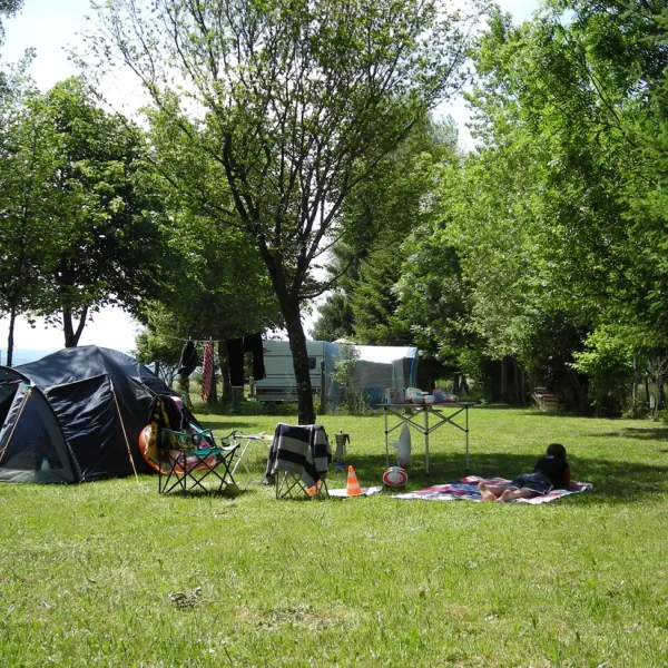camping-les-claies-jura-zeaud