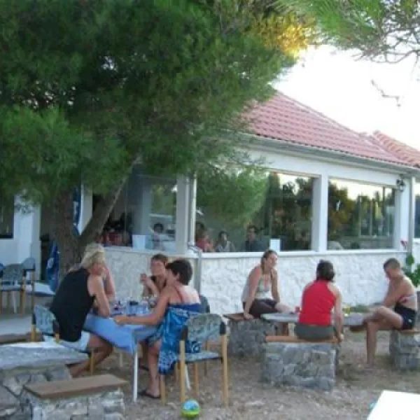 camp-marina-lozovacnp-krka-bxqqc