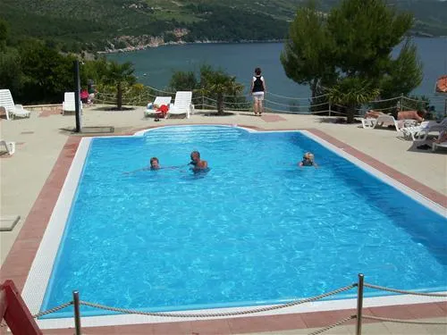 nevio-camping-orebi-p2ayk