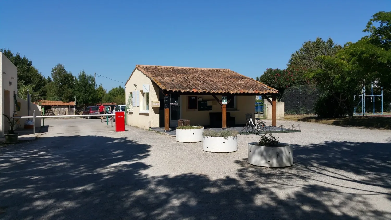 camping-les-tourrades-vauvert-xtz2o