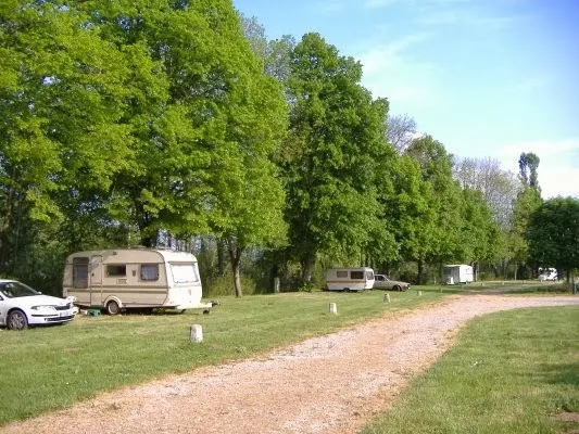 camping-lisle-saint-jean-yonne-jwbvg