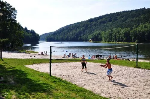 white-beach-resort-lena-0mi5w