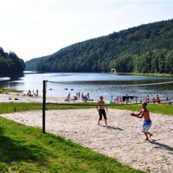 white-beach-resort-lena-0mi5w