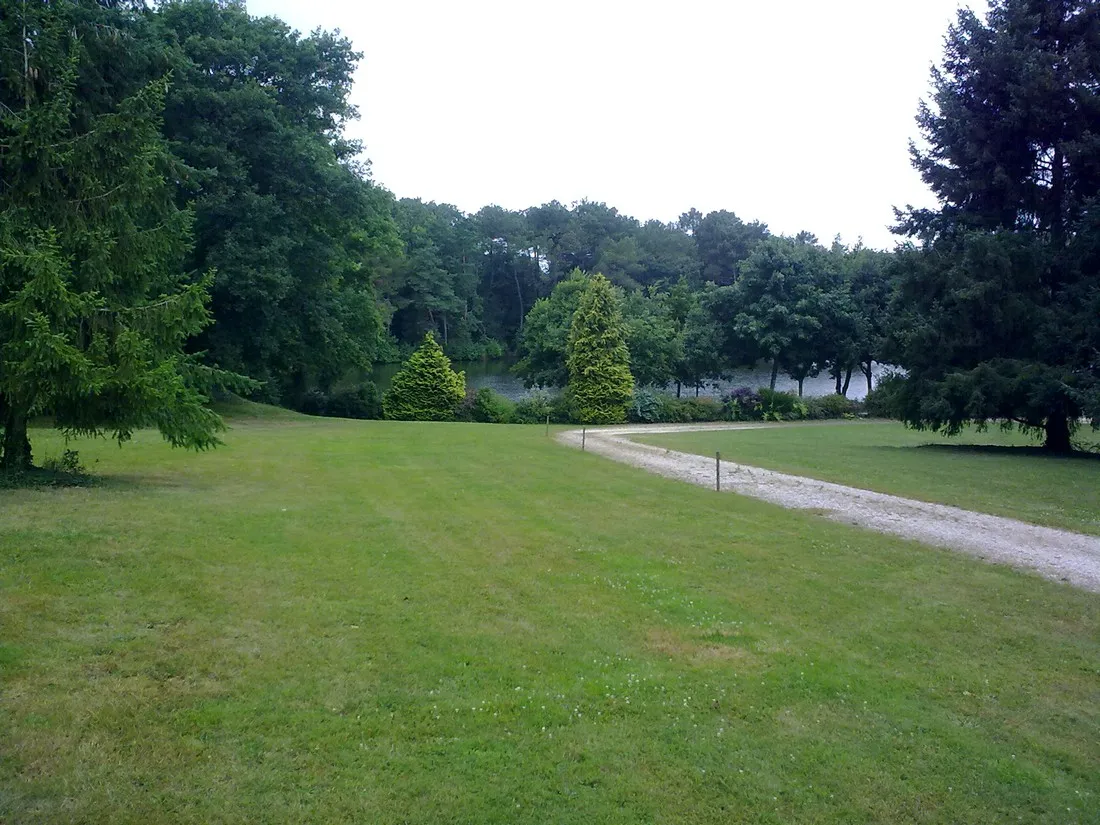 camping-municipal-la-roche-marsac-sur-don-x8boo