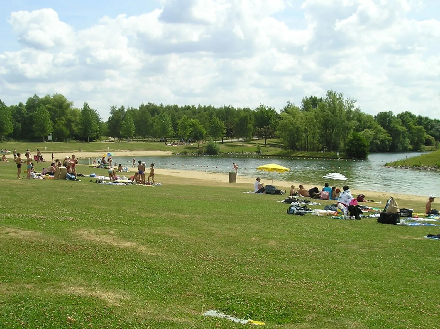 camping-base-de-plein-air-et-loisir-les-etangs-des-poses-hzdsy