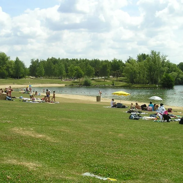 camping-base-de-plein-air-et-loisir-les-etangs-des-poses-hzdsy