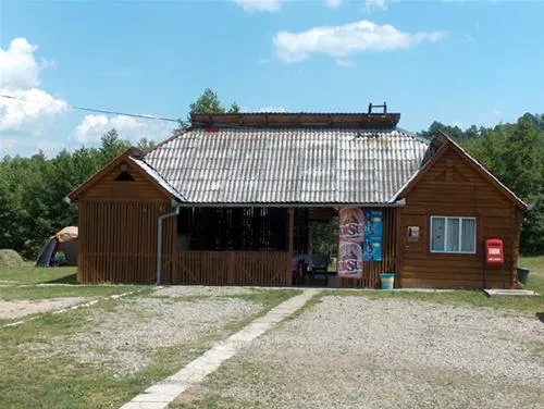 camping-poieni-sapanta-8xrum