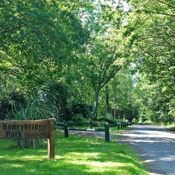 campsite-honeybridge-park-dial-post-m9vy8
