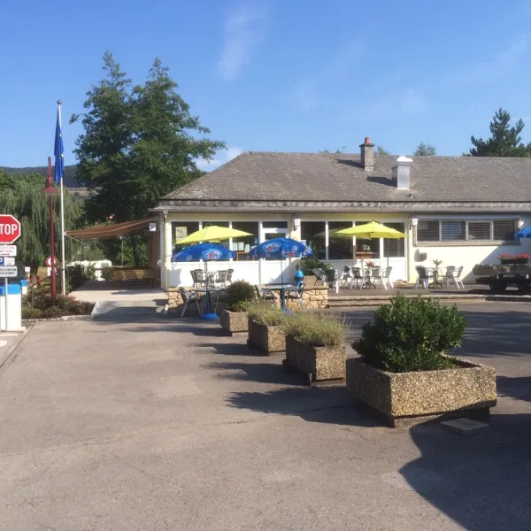 camping-um-wirt-bettendorf-4l090