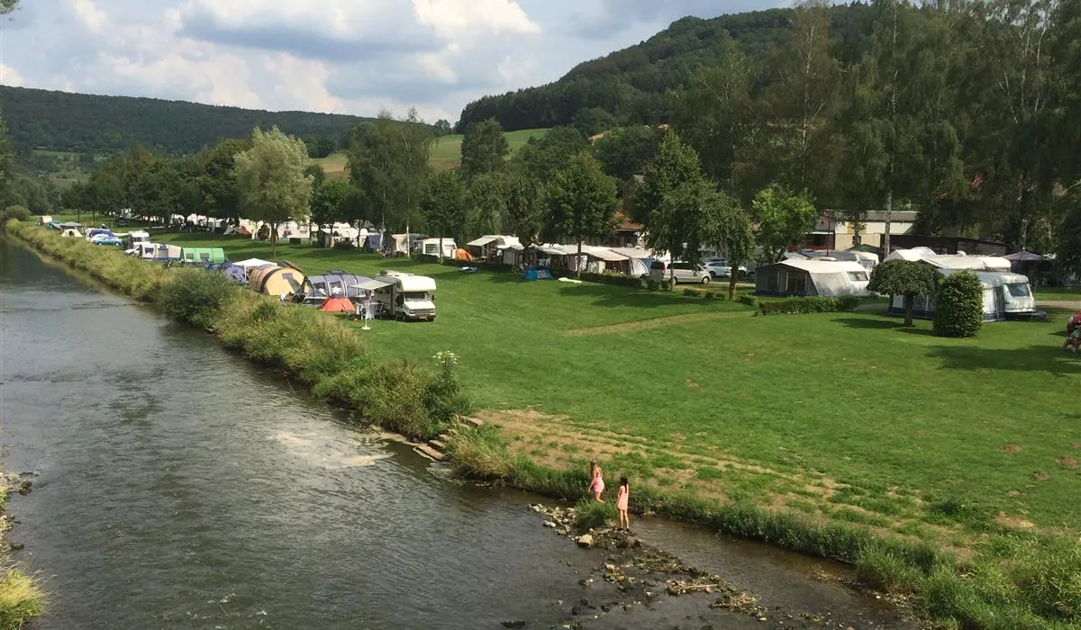 camping-um-wirt-bettendorf-vqlkf
