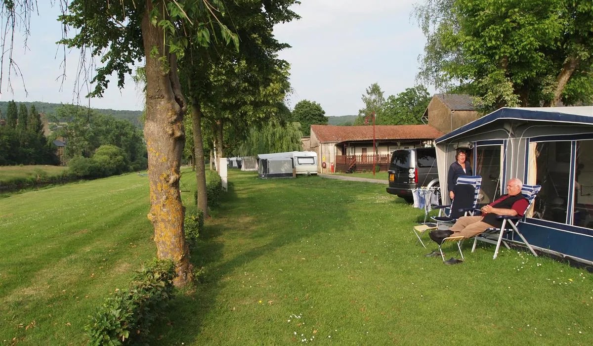 camping-um-wirt-bettendorf-yhesw