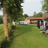 camping-um-wirt-bettendorf-yhesw
