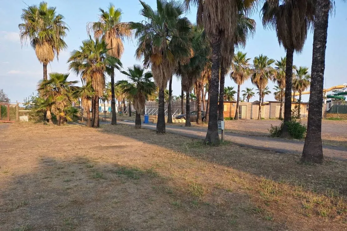 lua-beach-catania-i8wto