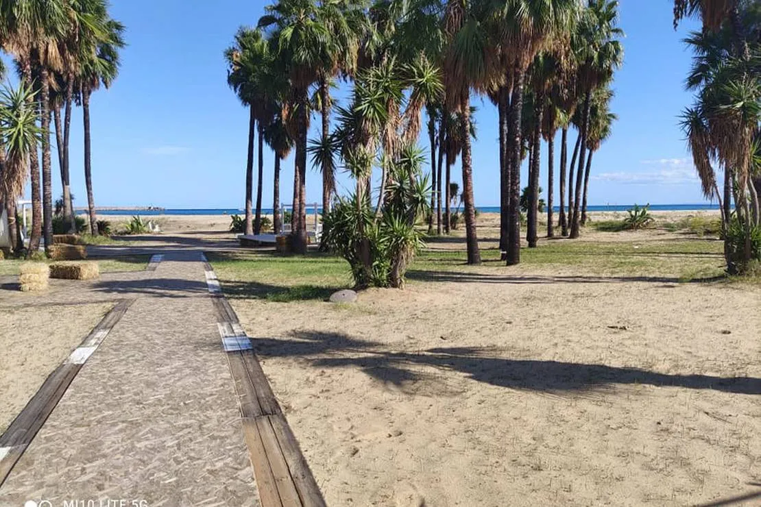 lua-beach-catania-vsvzq