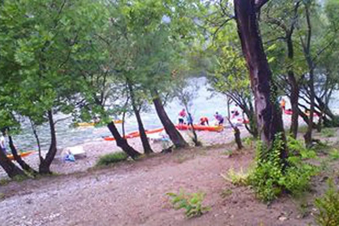 auto-camp-green-park-mostar-v8zhn