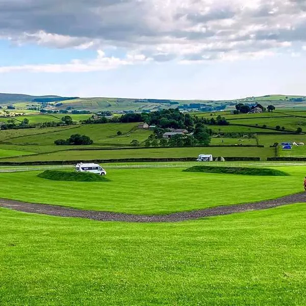shay-gate-farm-campsite-colne-dtxig