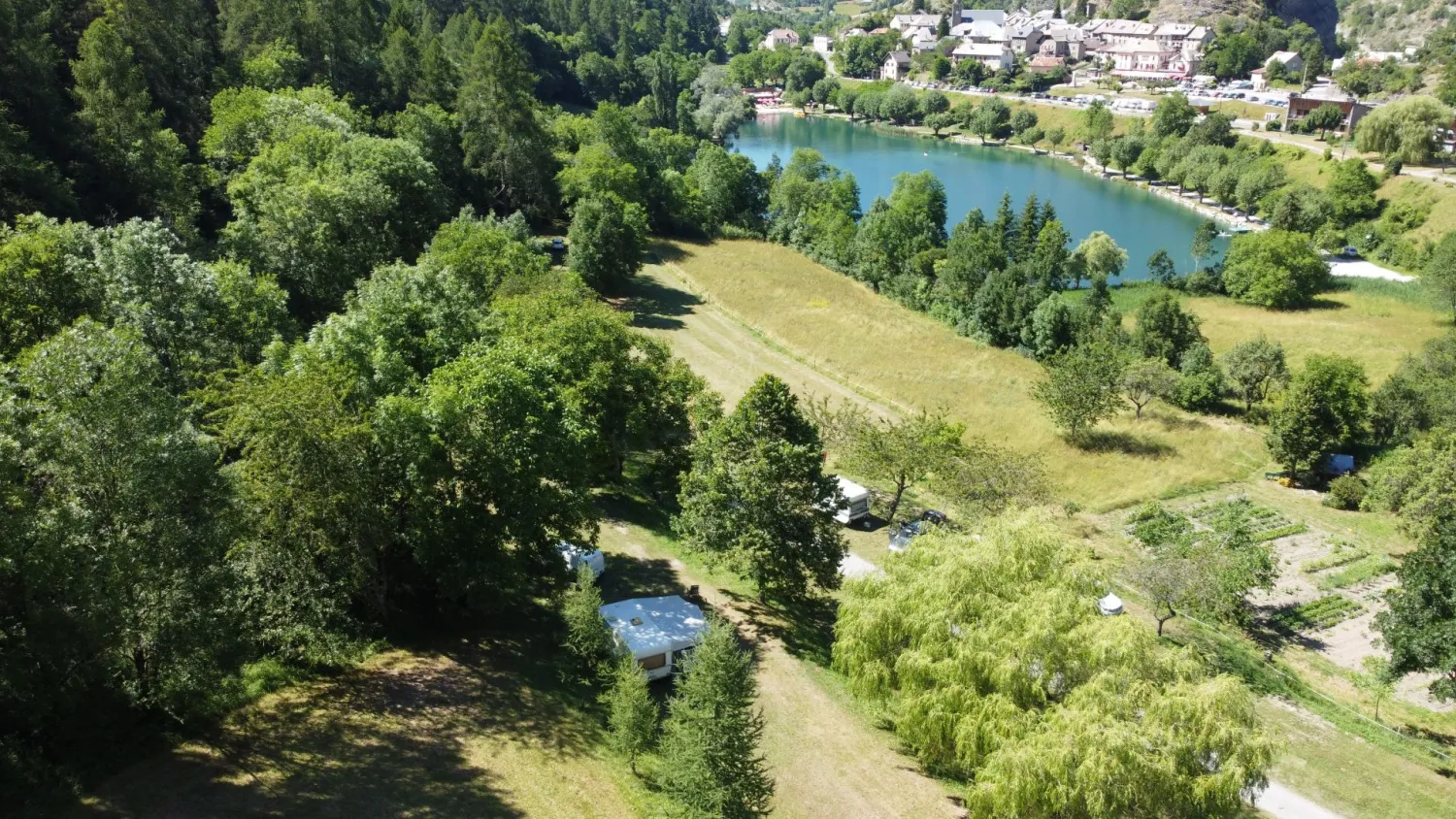 le-noyer-du-baron-le-lauzet-ubaye-9w80p