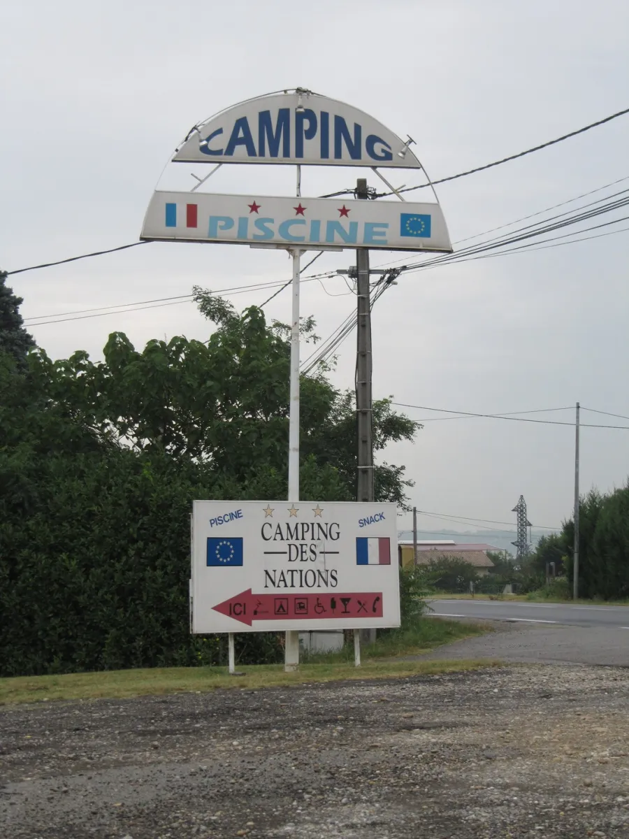 des-nations-auberives-sur-vareze-isere-z1bjz