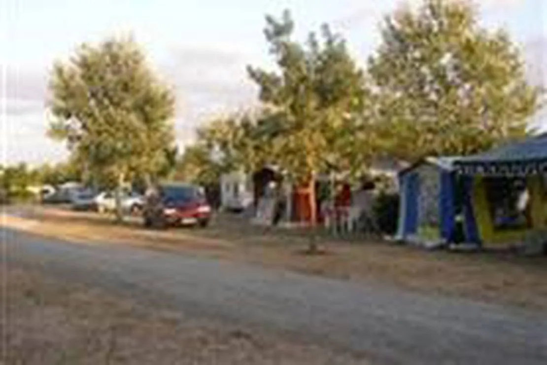 camping-la-cleroca-grues-3newp