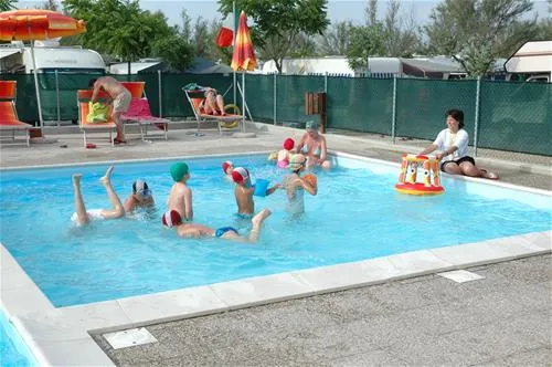 campeggio-villaggio-pineta-milano-marittima-3bcgr