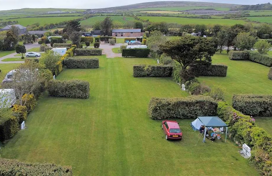 cardinney-caravan-and-camping-park-penzance-cek18