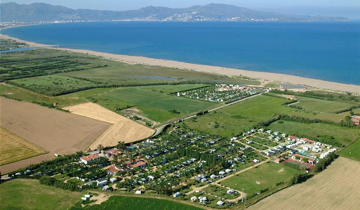 las-palmeras-costa-brava-sant-pere-pescador-28ser